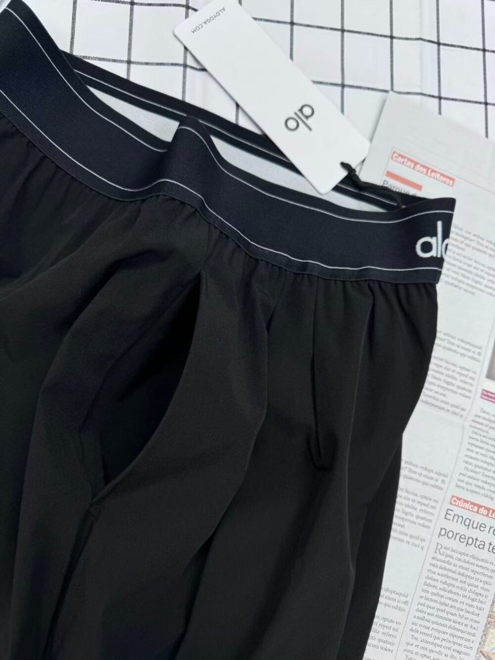 😊Women's Black ALO Yoga High Waist Straight Leg Suit Up Pants 🖤 NWT (30-inch) - Picture 6 of 9